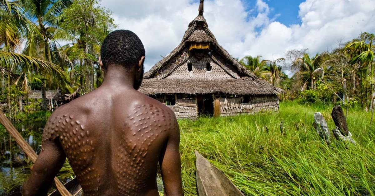 initiation3.crocodile.papuaNewGuinea.tokeducator