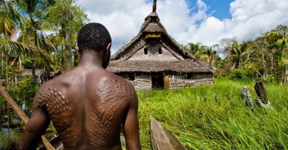 initiation3.crocodile.papuaNewGuinea.tokeducator